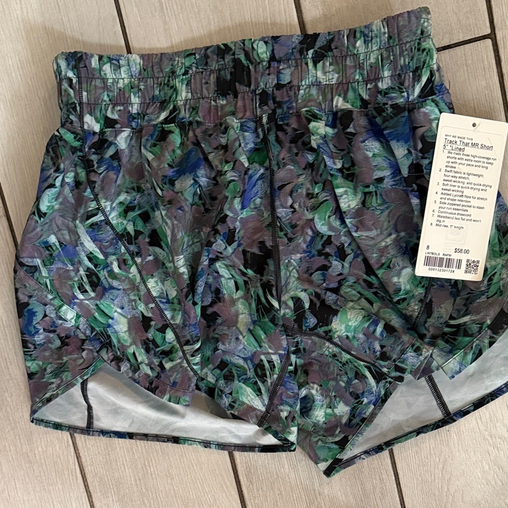 Lululemon Track That MR short 5in